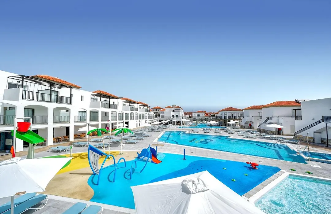 Broncemar Beach Suites-1